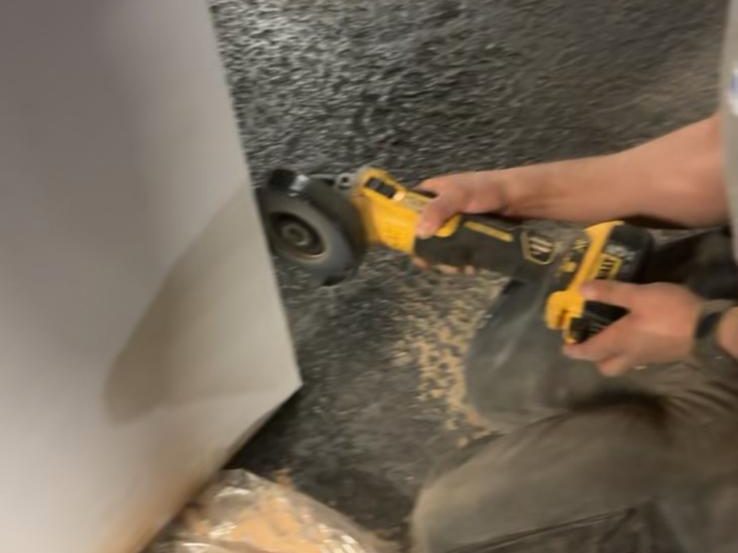 Découpe à la disqueuse lors d'une intervention