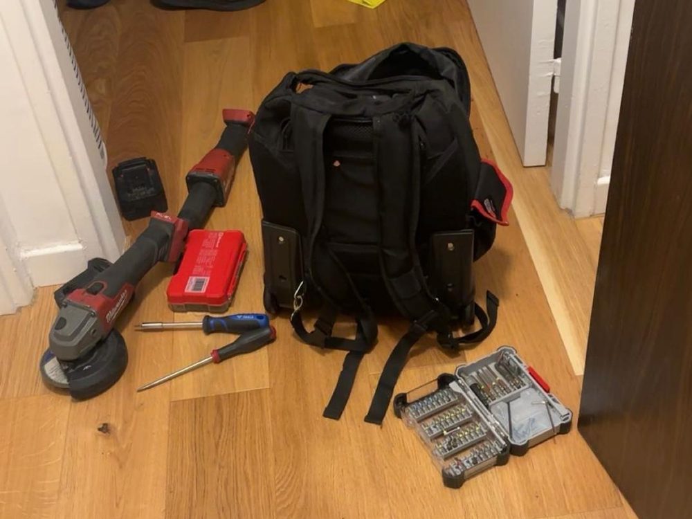 Outillage du serrurier sur le lieu d'intervention